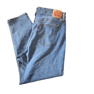 Levi's High-wasted Mom jeans, size 34